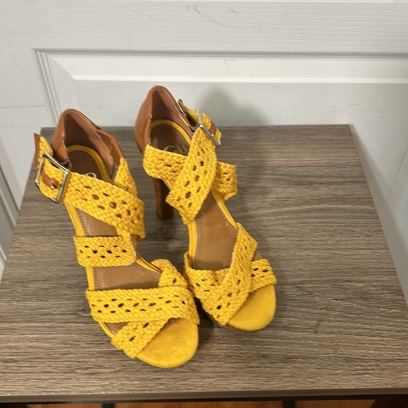 GIANNI BINI WOMEN HEELED SANDALS MUSTARD COLOUR IN SIZE 6M - Picture 5 of 9